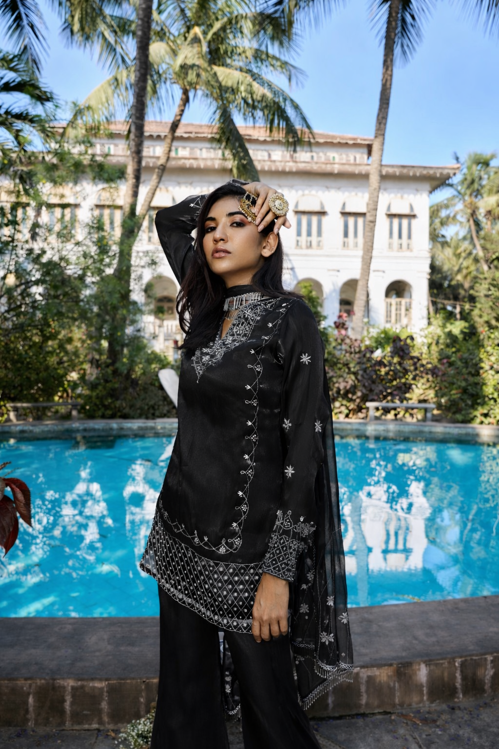Inayat suit Black